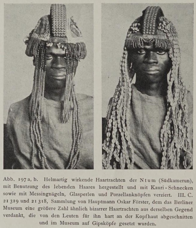 Die kunstvollen, symbolträchtigen Haargeflechte enthielten Kauri-Schnecken und Glasperlen, wertvolle Zahlungsmittel. Für die Museen „bizarre Kuriositäten“.