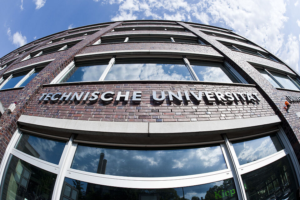 Lettering of the Technische Universität Berlin at the entrance of the university library