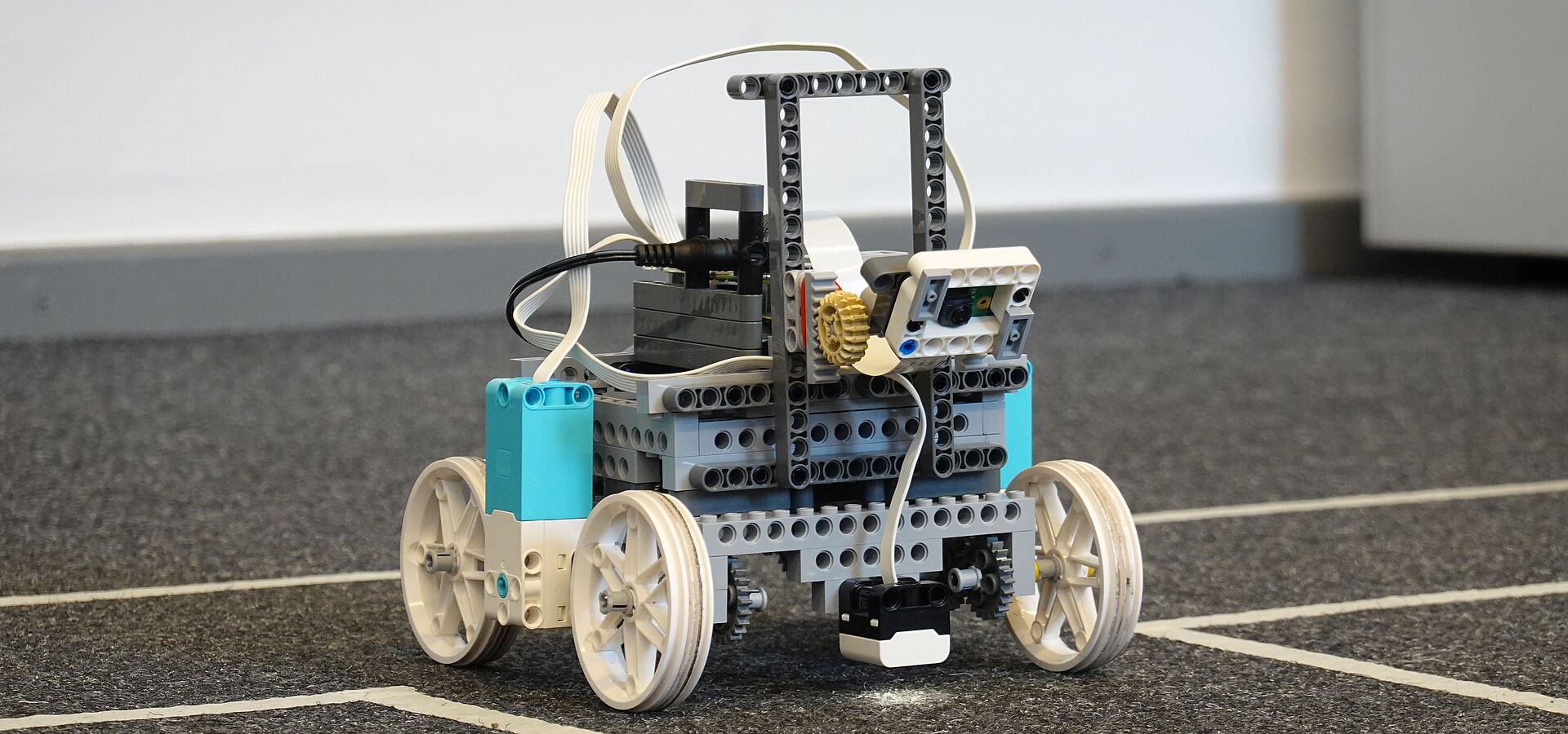 Ein autonom fahrender Lego-Roboter