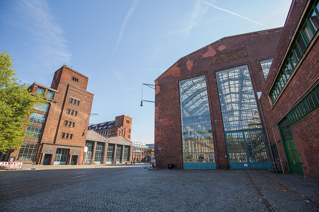 Blick auf den Gebäudekomplex auf dem TIB-Gelände der Technischen Universität Berlin