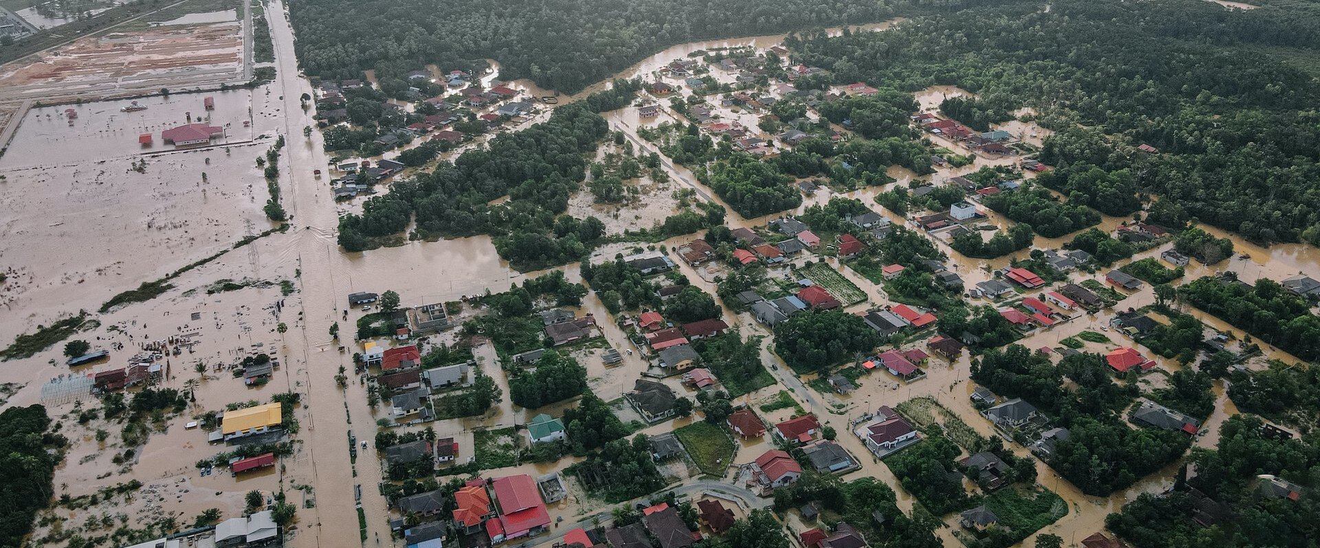Überflutetes urbanes Gebiet in Malaysia